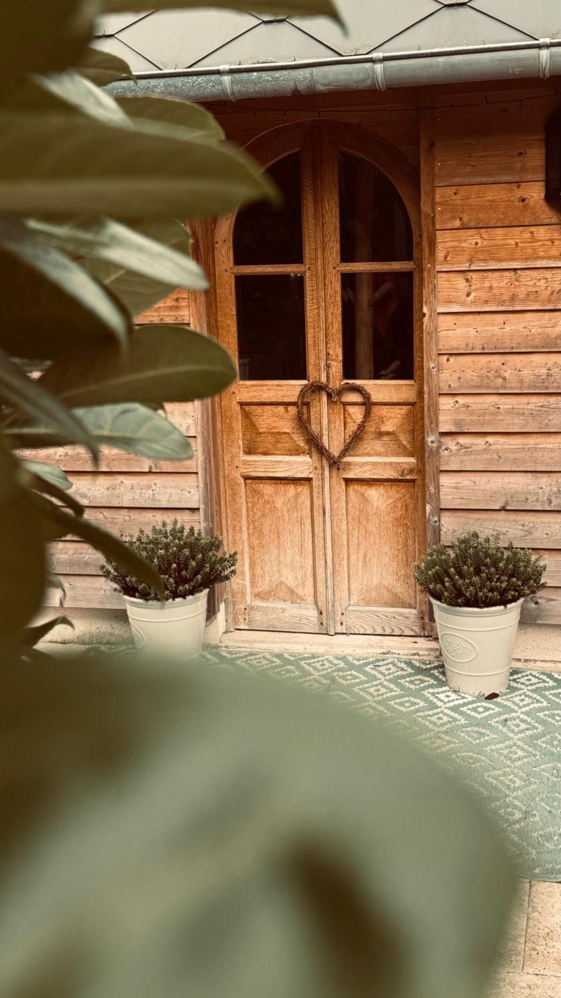 Cottage Normand Avec Sa Grande Piscine Chauffee Toute L Annee Sur Parc Arbore Et Clos En Plein Coeur De La Campagne Adapte Aux Kids Et Dog Friendly Saint-Antonin-de-Sommaire Exterior foto